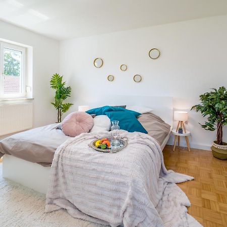 Eg Links-Wunderschoene 70M Grosse 2-Zimmer City Wohnung Naehe Salzburg Freilassing Kültér fotó