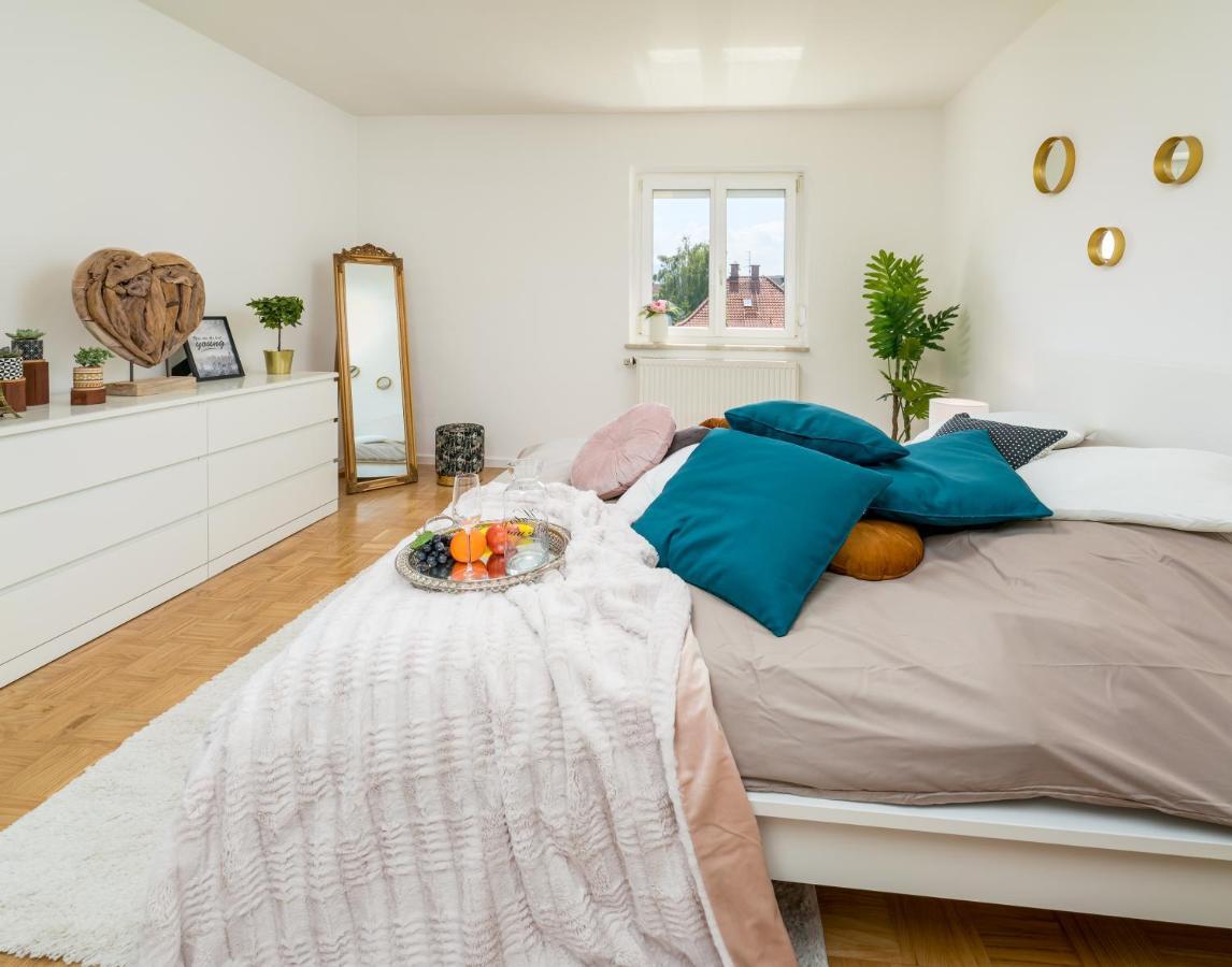 Eg Links-Wunderschoene 70M Grosse 2-Zimmer City Wohnung Naehe Salzburg Freilassing Kültér fotó