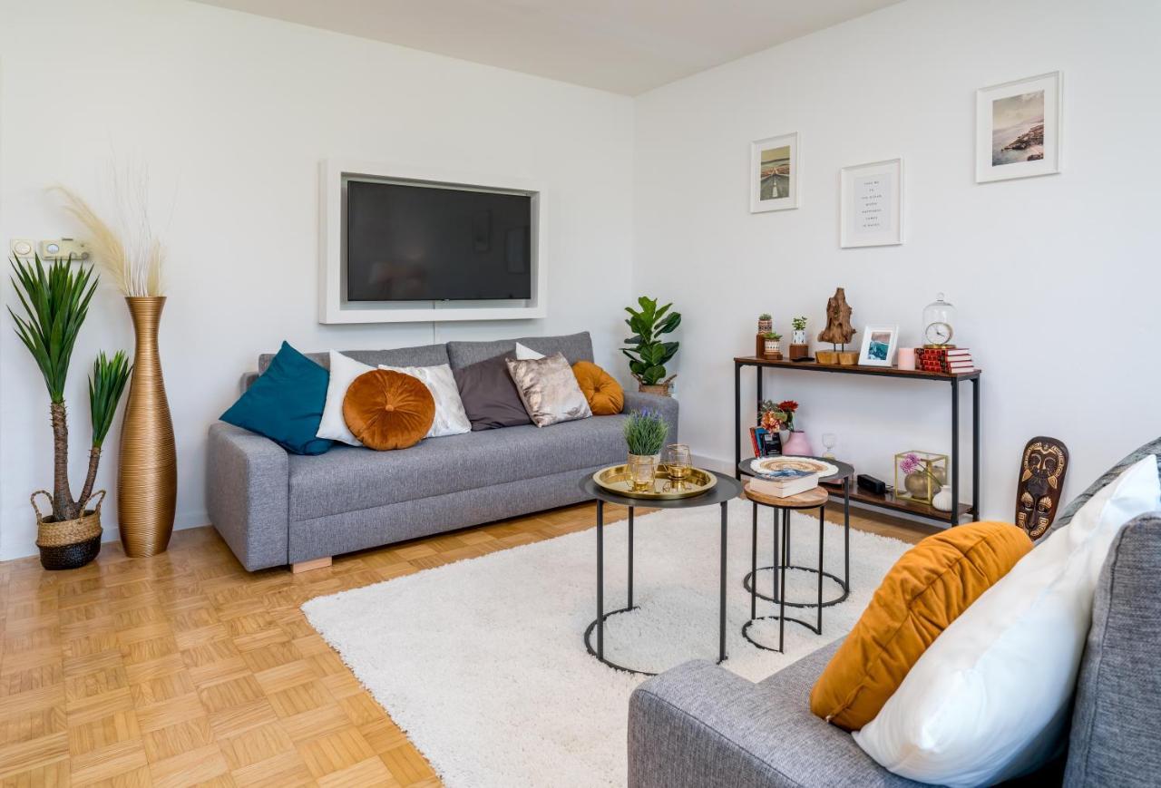 Eg Links-Wunderschoene 70M Grosse 2-Zimmer City Wohnung Naehe Salzburg Freilassing Kültér fotó
