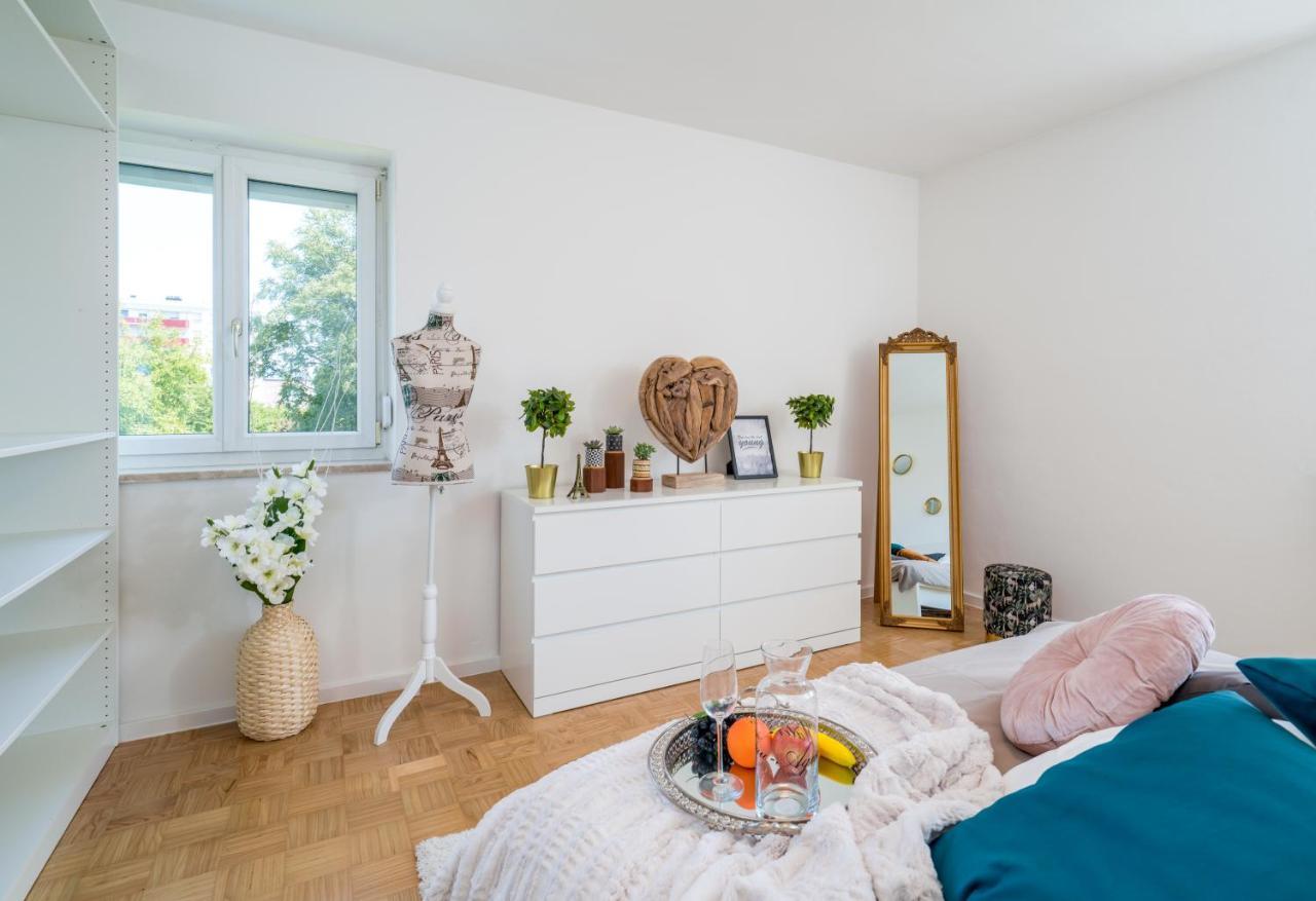 Eg Links-Wunderschoene 70M Grosse 2-Zimmer City Wohnung Naehe Salzburg Freilassing Kültér fotó