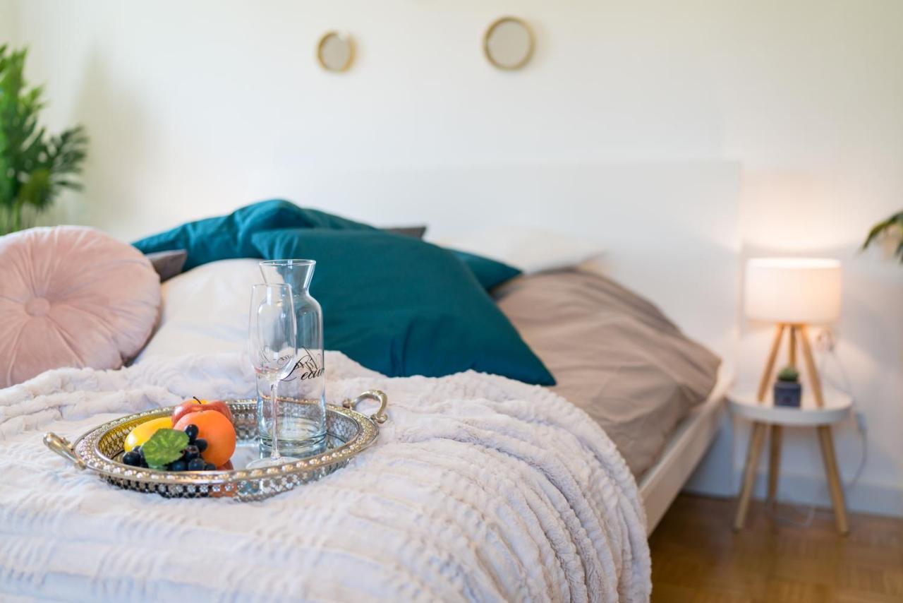 Eg Links-Wunderschoene 70M Grosse 2-Zimmer City Wohnung Naehe Salzburg Freilassing Kültér fotó